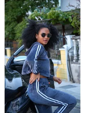 Akbeniz Kadife Kapşonlu Kadın Eşofman Takım Akbeniz 9054 - Alternatif Görünüm