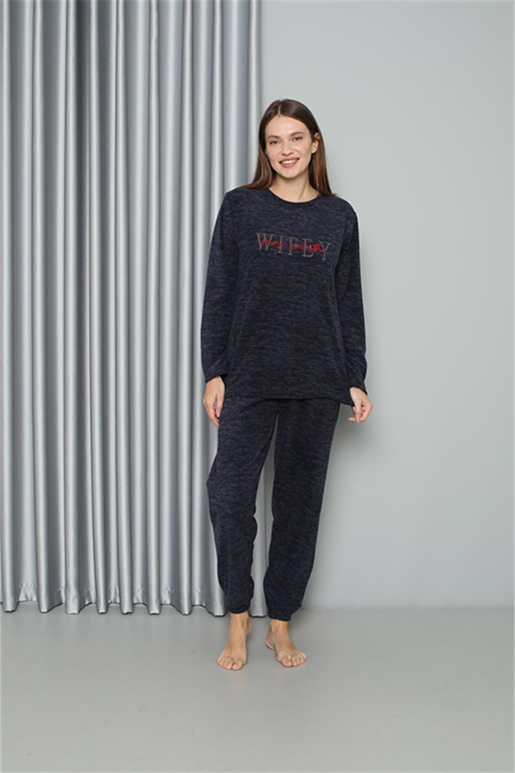 Uzun Kollu Önü Yazılı Welsoft Polar Kadın Pijama Takımı Akbeniz 8517