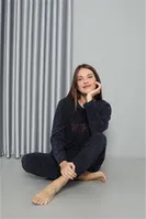 Uzun Kollu Önü Yazılı Welsoft Polar Kadın Pijama Takımı Akbeniz 8517 Lacivert görsel 5