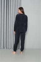 Uzun Kollu Önü Yazılı Welsoft Polar Kadın Pijama Takımı Akbeniz 8517 Lacivert görsel 6