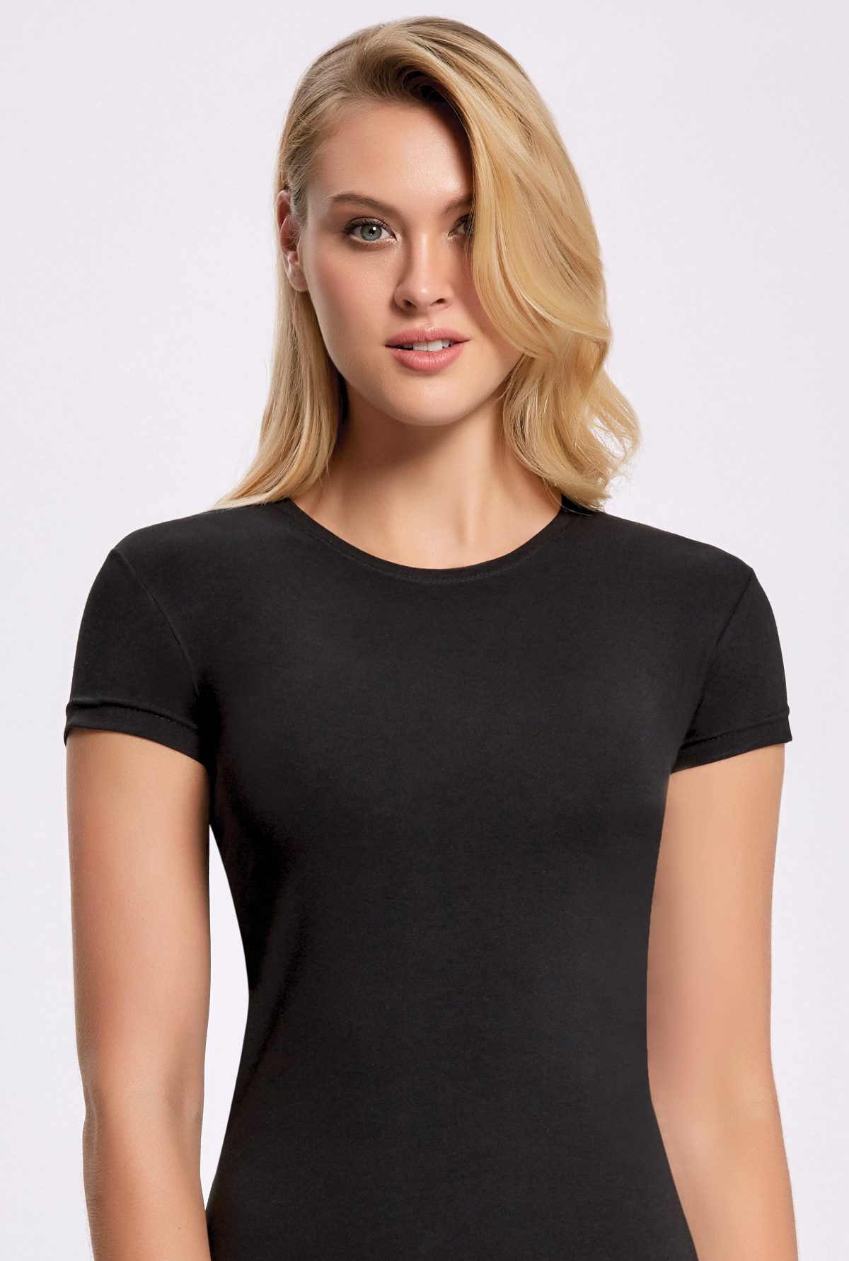 Likralı 0 Yaka Siyah T-shirt İlke 2261