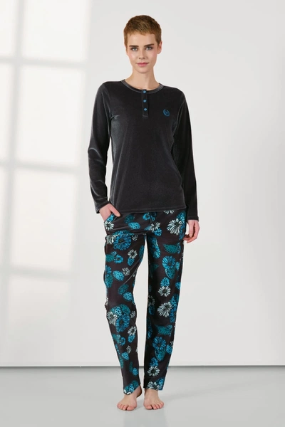 Gri Kadife Mavi Çiçek Desenli Kadın Pijama Takımı Doreanse 25K4034