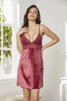 Dantelli İnce Askılı Kadife Saten Kadın Gecelik Pierre Cardin 845 Bordo görsel 21