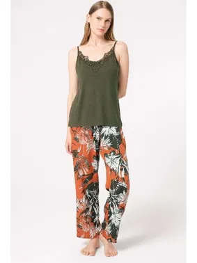 Anıl Viskon Çiçek Desenli İp Askılı V Yaka Nakış Detaylı Pijama Takımı Sabahlık Anıl 5795 - Alternatif Görünüm