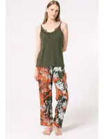 Viskon Çiçek Desenli İp Askılı V Yaka Nakış Detaylı Pijama Takımı Sabahlık Anıl 5795 Tarçın detay görünüm