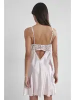 Gögüs Kaplı Saten Dantelli Gecelik Pierre Cardin 665 Pudra görsel 5