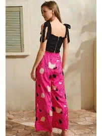 Anıl Viskon Çiçek Desenli Sırt Aksesuarlı Yazlık Dantel Detaylı Pijama Takım Anıl 9818