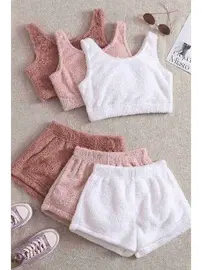 Merry See Merry See 3 Lü Set Kolsuz Askılı Peluş Polar Alt Üst Şortlu Pijama Takımı Çok Renkli MS 4080