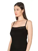 Yakası Pullu Viskon Kumaş Esnek İp Askılı Kadın Atlet Özkan 2102 Siyah