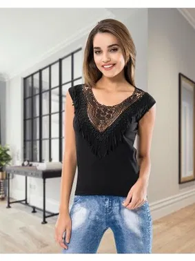 Derya Kurşun Püsküllü Sıfır Kol V Yaka Güpürlü Atlet Derya Kurşun DE131