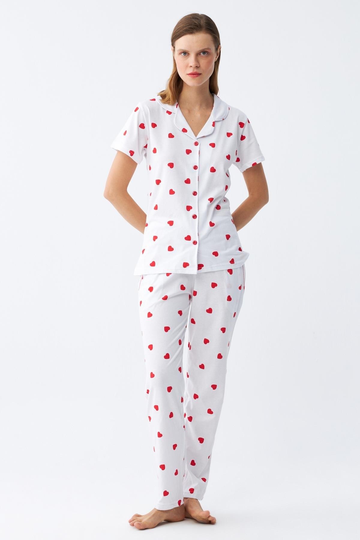 Beyaz Kırmızı Kalpli Önden Düğmeli Pijama Takımı Akbeniz 2787