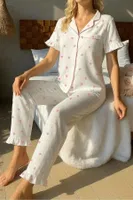 Mini Kalp Baskılı Gömlek Yaka Kadın Pijama Takımı Bella Notte 7197 Beyaz detay görünüm