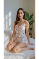 Çiçek Baskılı Askılı V Yaka Ekru Şort Pijama Takım Bella Notte 7731 Ekru detay görünüm