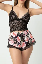 SHE Çiçekli Siyah Dantel Büstiyerli Şort Takım SHE 2026