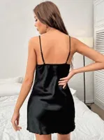 Dantel Yırtmaçlı İnce Askılı Saten Kısa Kadın Fantazi Gecelik Lily Bianca 458 Siyah detay görünüm