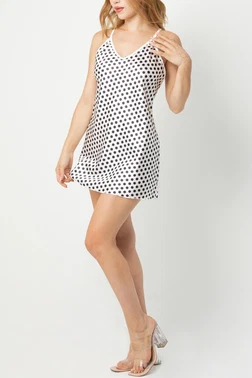 SHE Desenli Sırt Dekolteli Fantezi Beyaz Puanlı Gecelik SHE 1326 - Alternatif Görünüm