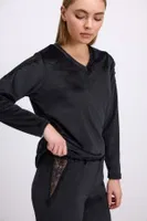 Kadın Uzun Kollu, Kadife Dokulu, Dantel Detaylı, Tişört ve Pantolon Pijama Takımı Anıl 11542 Siyah detay görünüm