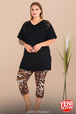 Lady Leopar Desenli V Yaka Dantelli Omuz Kısa Kollu Büyük Beden Kapri Pijama Takımı Lady 10730 - Alternatif Görünüm