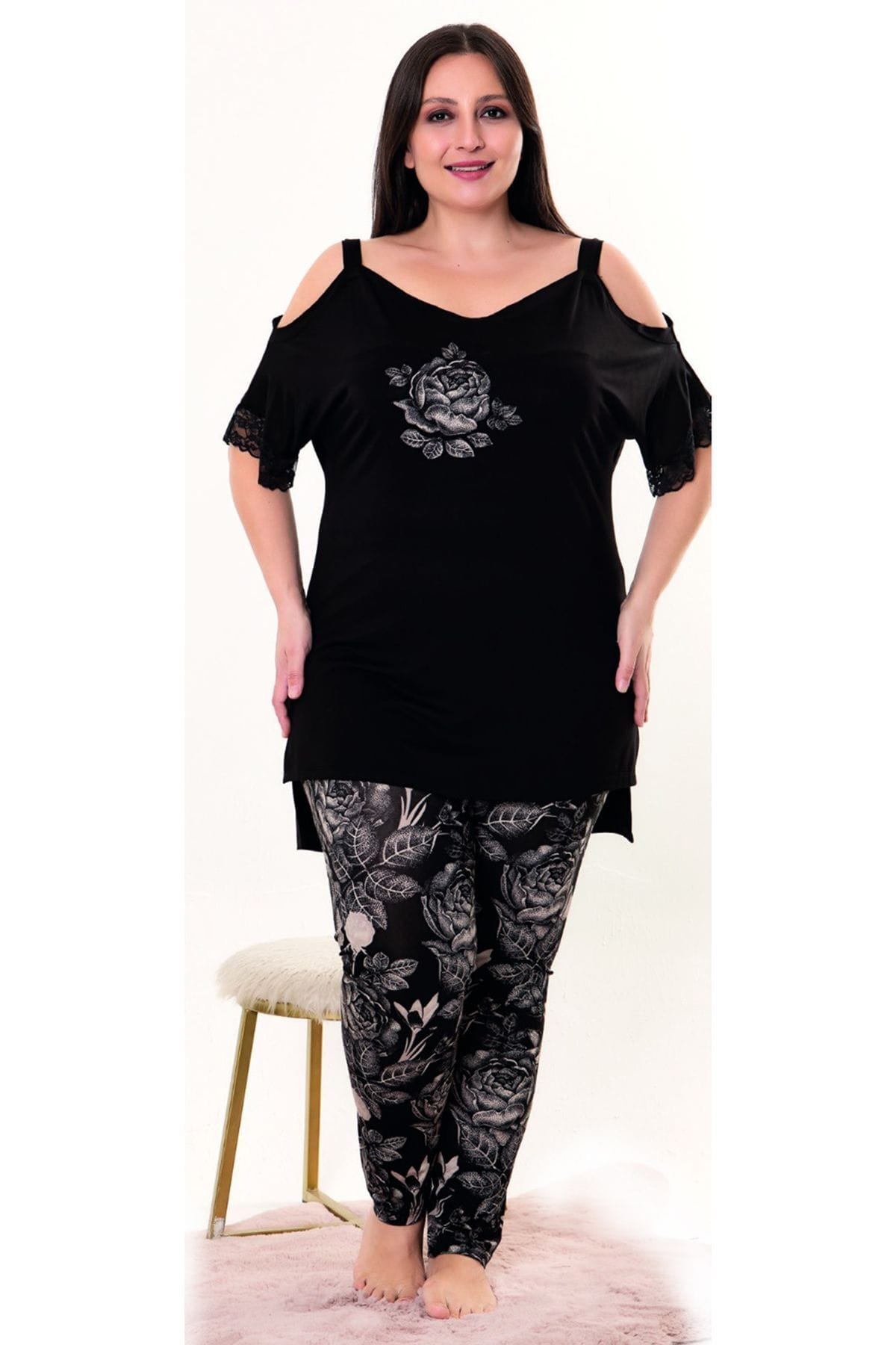Siyah Çiçekli Rahat Büyük Beden Penye Pijama Takımı Lady 10955