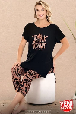 Lady Viskon V Yaka Kısa Kollu Yırtmaçlı Kapri Kadın Pijama Takımı Lady 12083 - Alternatif Görünüm