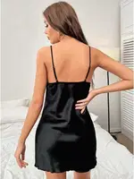 Dantel Yırtmaçlı İnce Askılı Saten Kısa Kadın Fantazi Gecelik Lily Bianca 458 Siyah detay görünüm