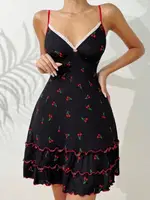 Eteği Fırfırlı Kiraz Desenli Askılı Gecelik Ruselin 5110 Siyah farklı açı