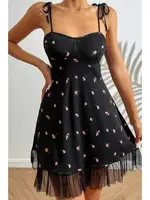 Eteği Tül Çiçek Desenli Bağlama Askılı Kısa Gecelik Ruselin 5072 Siyak görsel 4