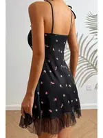 Eteği Tül Çiçek Desenli Bağlama Askılı Kısa Gecelik Ruselin 5072 Siyak görsel 5