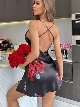 Ruselin Gül Desenli Yırtmaçlı Dantelli İnce Askılı Saten Gecelik Ruselin 2221 - Alternatif Görünüm