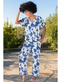 Vienetta Çiçek Desenli Cepli Kısa Kollu Kadın Pijama Takım Vienetta K410006