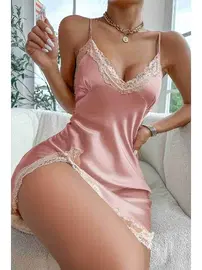 Merry See Dantel Büzgü Detaylı Yırtmaçlı Saten Gecelik Pembe Merry See MS2390 Pembe