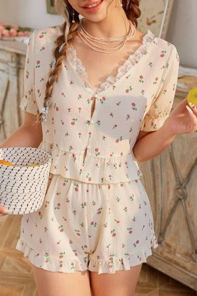 Ekru Çiçek Baskılı Dantel Yakalı Şort Takım Bella Notte 7725