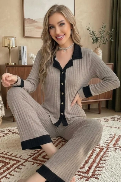 Bej Zarif Düğmeli Siyah Detaylı Uzun Kollu Pijama Takımı Bella Notte 77391