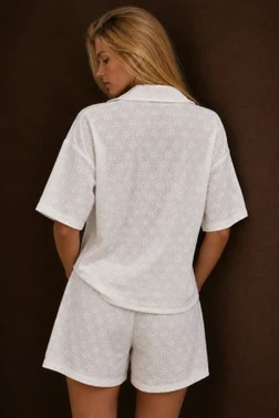 Beyaz Fistolu Kısa Kollu Düğme Detaylı Şortlu Pijama Takımı Bella Notte 71079 - Alternatif Görünüm