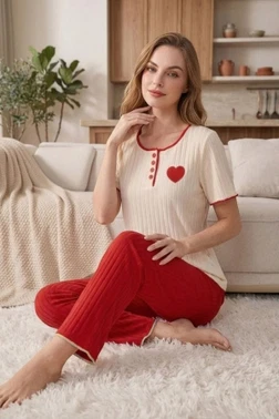 Bordo Minimal Kalp Ve Düğme Detaylı Kısa Kollu Pamuklu Rahat Kadın Çift Pijaması Bella Notte CP-7587 - Alternatif Görünüm