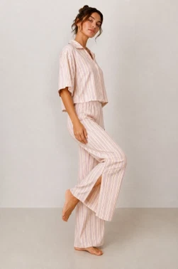 Çok Renkli Çizgili Yırtmaç Detaylı Kısa Kollu Pijama Takımı Bella Notte 77937 - Alternatif Görünüm