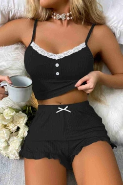 Dantelli Askılı Crop Üst ve Fırfır Paça Mini Şortlu Pijama Takım Merry See MS4438 Siyah