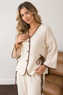 Ekru Kahve Biyeli Müslin Bağlama Detaylı Uzun Kollu Pijama Takımı Bella Notte 61131