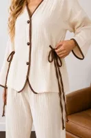 Ekru Kahve Biyeli Müslin Bağlama Detaylı Uzun Kollu Pijama Takımı Bella Notte 61131 Bej görsel 4