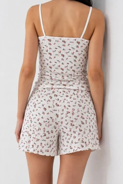 Ekru Minimal Çiçek Desenli Askılı Şortlu Pijama Takımı Bella Notte 7749 - Alternatif Görünüm