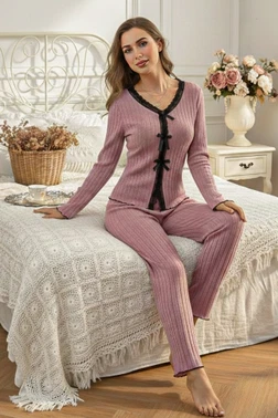 Gül Kurusu Uzun Kollu Zarif Şerit Detaylı Fiyonk Esintili Fit Pijama Takımı Bella Notte 77397