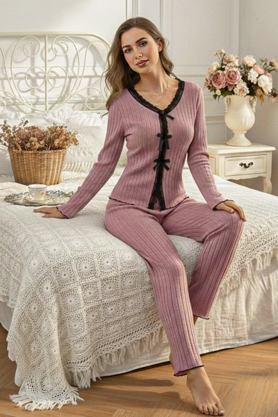 Gül Kurusu Uzun Kollu Zarif Şerit Detaylı Fiyonk Esintili Fit Pijama Takımı Bella Notte 77397