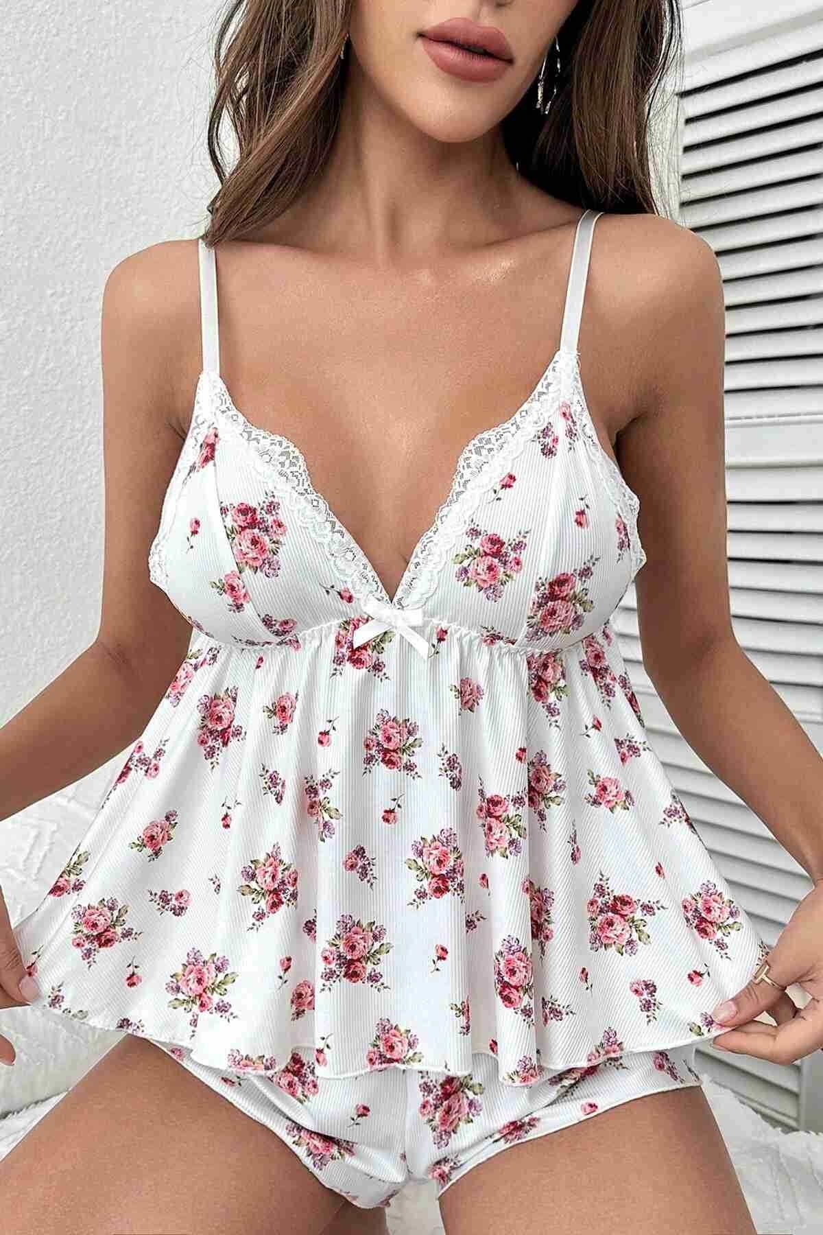 İnce Askılı Çiçekli Dantel Detay Şortlu Pijama Takım Gecelik Beyaz Merry See MS4440