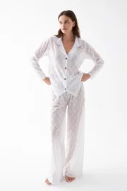 Kadın Beyaz Şeffaf Jakar Düğmeli Pijama Takımı Akbeniz 27970