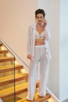 Kadın Beyaz Şeffaf Jakar Düğmeli Pijama Takımı Akbeniz 27970 detay görünüm