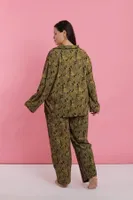 Kadın Büyük Beden Hardal Tropikal Yaprak Desenli Düğmeli Pijama Takımı Akbeniz 202523 Hardal görsel 5