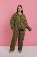 Kadın Büyük Beden Hardal Tropikal Yaprak Desenli Düğmeli Pijama Takımı Akbeniz 202523 Hardal görsel 7