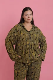 Kadın Büyük Beden Hardal Tropikal Yaprak Desenli Düğmeli Pijama Takımı Akbeniz 202523