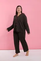 Kadın Büyük Beden Siyah Kırmızı Çiçekli Düğmeli Pijama Takımı Akbeniz 202523 Siyah görsel 4