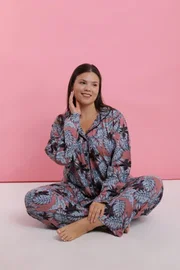 Kadın Büyük Beden Somon Yaprak Desenli Düğmeli Pijama Takımı Akbeniz 202524